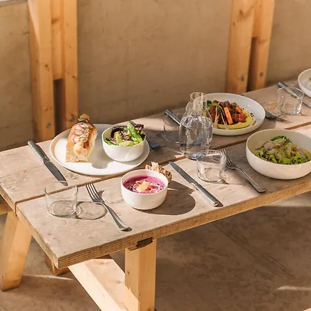 Blyb فندق غموند آم تيغرنسي